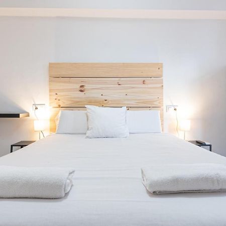 Albergue Easy Sants By Bossh! (Adults Only) Barcelona Exterior foto