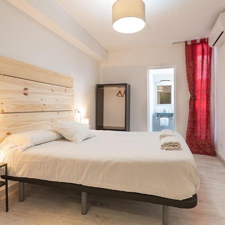 Albergue Easy Sants By Bossh! (Adults Only) Barcelona Exterior foto