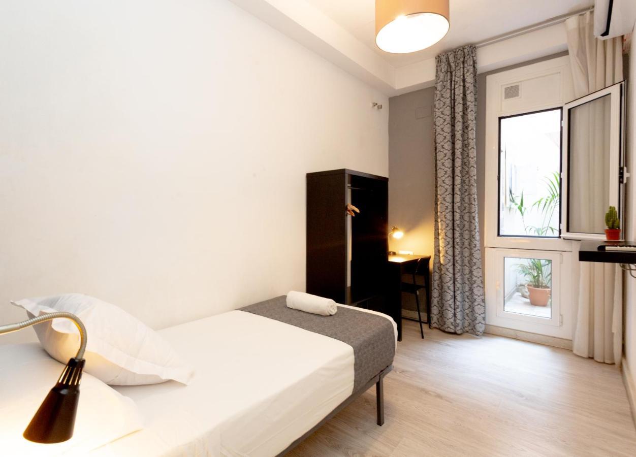 Albergue Easy Sants By Bossh! (Adults Only) Barcelona Exterior foto