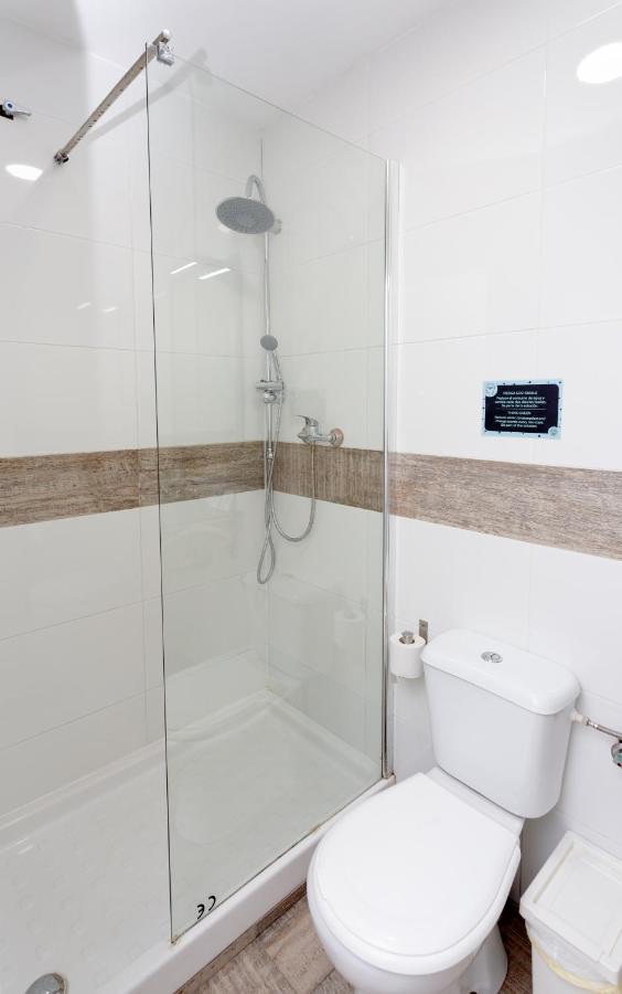 Albergue Easy Sants By Bossh! (Adults Only) Barcelona Exterior foto