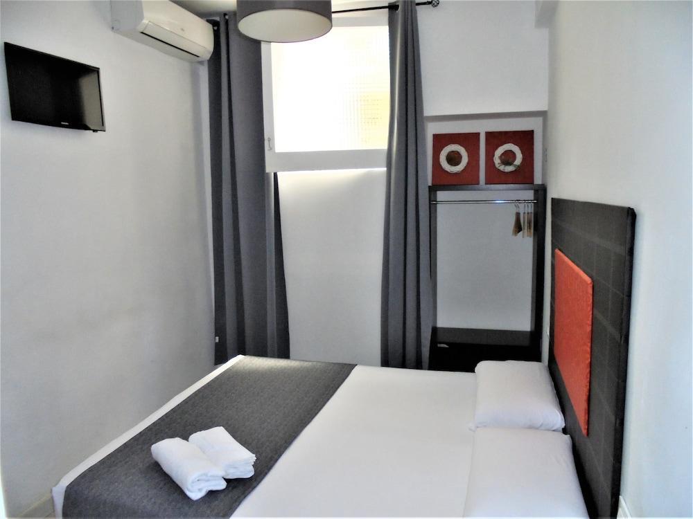 Albergue Easy Sants By Bossh! (Adults Only) Barcelona Exterior foto