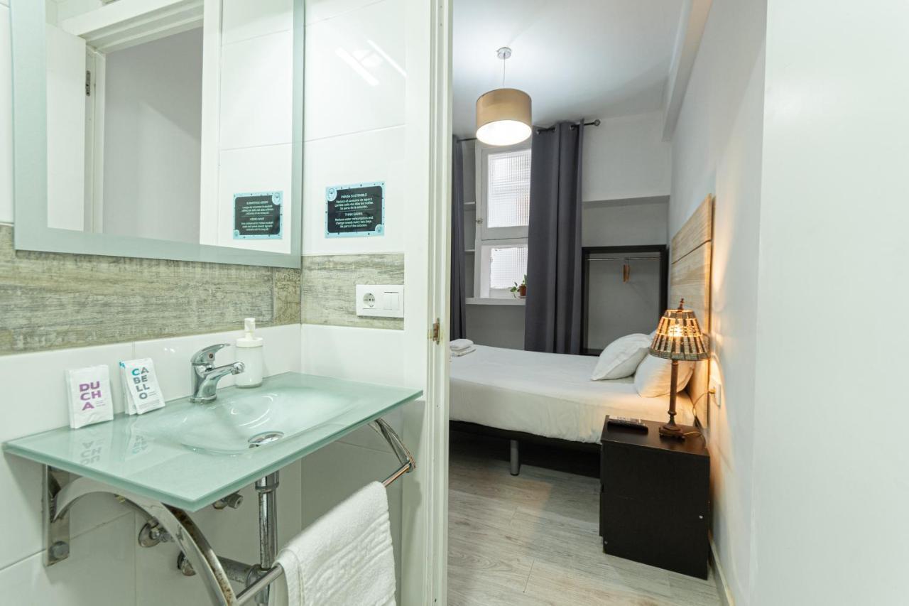 Albergue Easy Sants By Bossh! (Adults Only) Barcelona Exterior foto